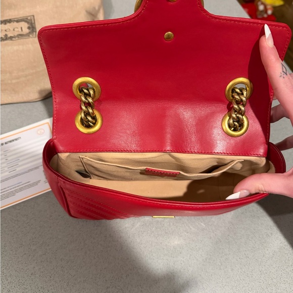Gucci Marmont Red Shoulder Bag - Picture 14 of 16